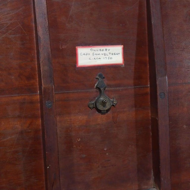 Wood Antique Queen Anne Mahogany Three Legged Tilt Top Table Unsigned C1780 For Sale - Image 7 of 11