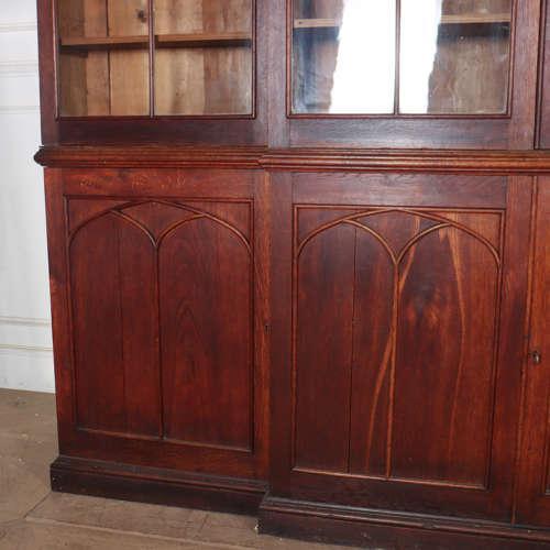 Early 19th Century English Gothic Country House Bookcase For Sale - Image 3 of 16