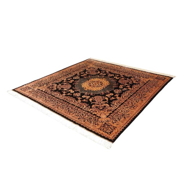 Qom rug | Knot density: approx. 900,000 knots/m² | Material: 100% silk | Size: 203 x 200 cm | In excellent condition |...