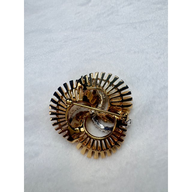 Mid‑Century Jomaz Gold‑Tone Architectural Medallion Brooch With Crystal Crescent For Sale In Salt Lake City - Image 6 of 6