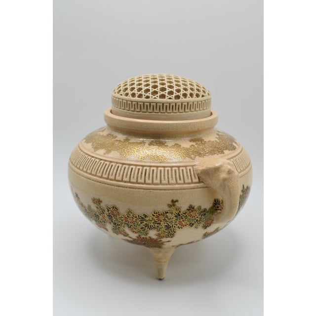 Japanese Satsuma Tripod Flower Censer Meiji Period For Sale - Image 12 of 14