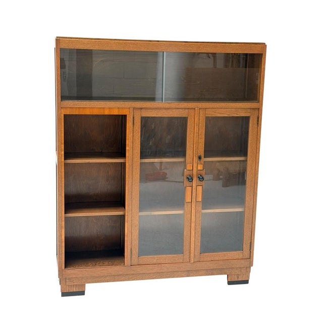 Art Deco Modernist Display Bookcase in Oak with Glass Doors, 1930s For Sale - Image 11 of 12