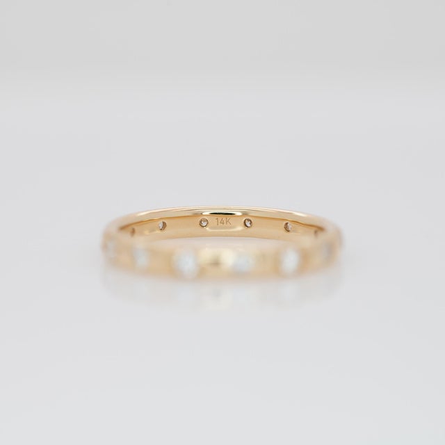 Minimalist Diamond Band: Solid 14k Gold – Star Set Round Diamonds, Fine Jewelry, Size 6.75 For Sale In Columbus - Image 6 of 6