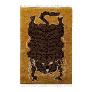 Hand-Knotted Le Tibetan Rug in Golden Ochre - 5 X 7 For Sale