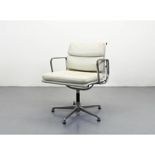 EA217 Office Chair by Charles & Ray Eames for Herman Miller, 1980s For Sale - Image 13 of 13