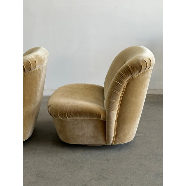1980s Pair of Scoop Lounge Chairs in Champagne For Sale - Image 4 of 15