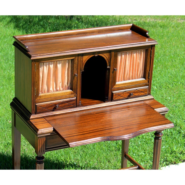 Vintage Louis XVI Style Mahogany Bureau À Gradin – Ladies’ Secretary Desk For Sale In Naples, FL - Image 6 of 18