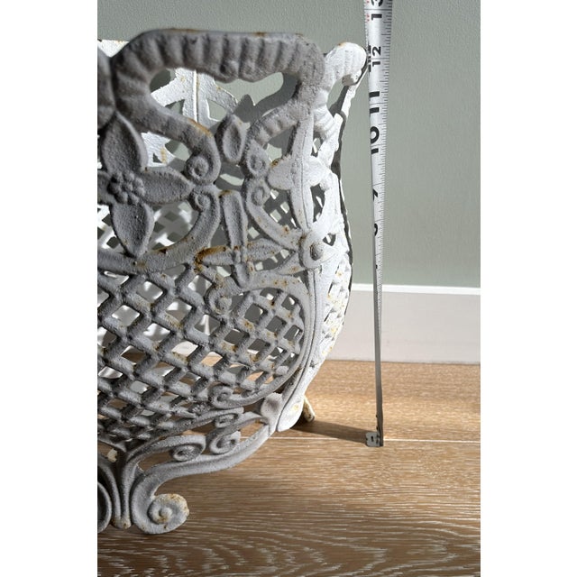 1940s 1940s Pair of French Garden / Victorian Style Lace-Like Lattice Openwork Cast Iron Garden Planters in Aged White, 2 Pieces For Sale - Image 5 of 9