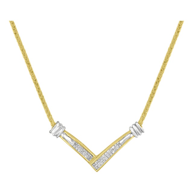 14K Yellow and White Gold 1/4 Cttw Princess Cut Diamond Channel-Set “V” Shape 18" Pendant Necklace (H-I Color, SI2-I1 Clarity) For Sale