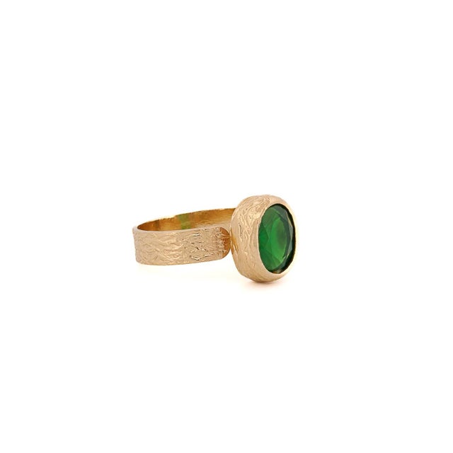 Modern Cleopatra Gold & Green Jade Stone Adjustable Ring, Size 5 For Sale - Image 3 of 6