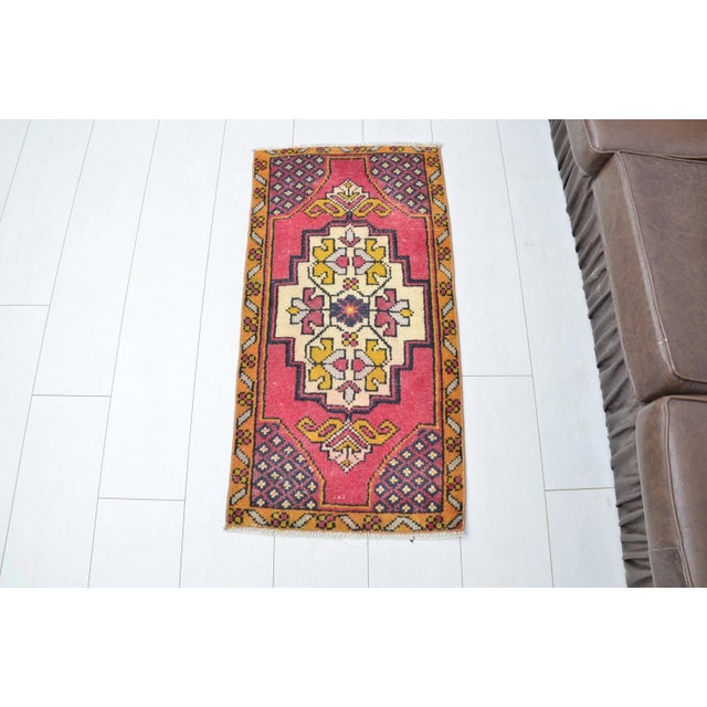 1960s Red Oushak Small Tukish Rug For Sale In Phoenix - Image 6 of 6