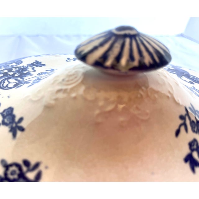 Blue 19th Century J. & G. Meakin Dresden Blue & White Ironstone Tureen For Sale - Image 8 of 17