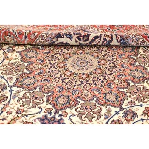 Middle Eastern Rug in Wool and Silk For Sale - Image 6 of 7