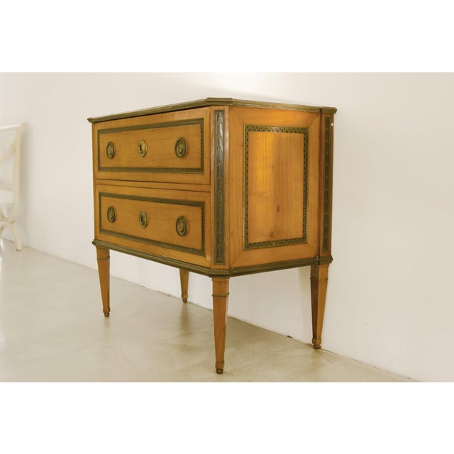 Traditional Chest of Drawers from Karlsruhe Hofwerkstatt, 1800s For Sale - Image 3 of 9