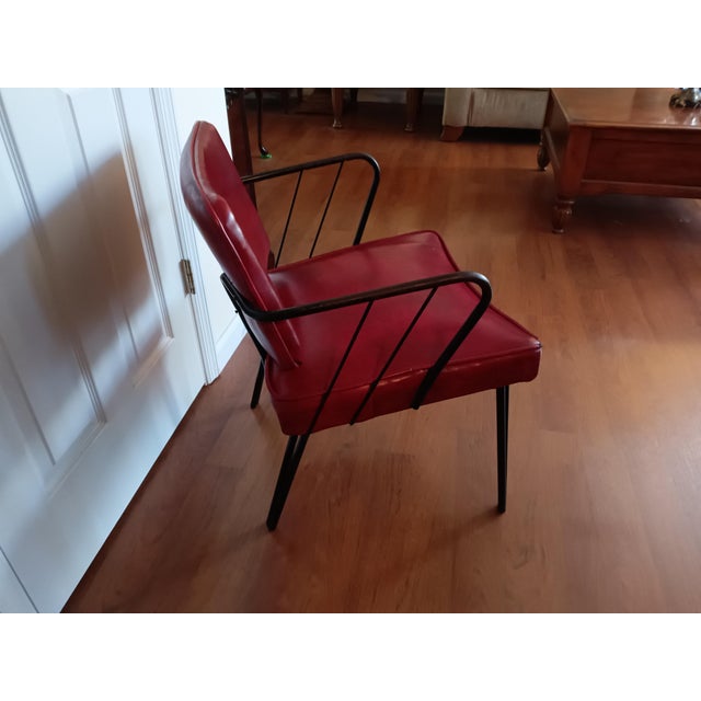 1950s Vintage Viking Artline Style Red Vinyl & Black Metal Frame Chair Hair Pin Legs For Sale - Image 5 of 9