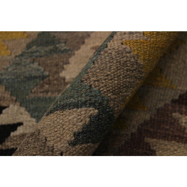 Textile Shabby Chic Kilim Tan Green Wool Rug - 5'10" X 7'7" For Sale - Image 7 of 7