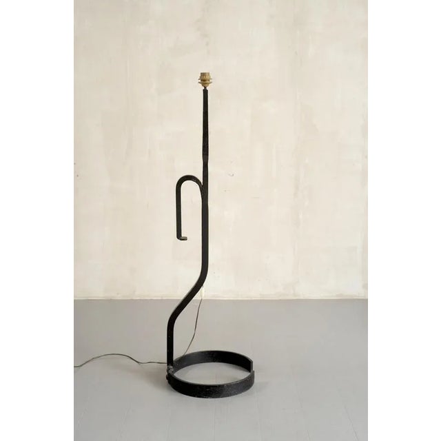 Modernist Floor Lamp in Wrought Iron, France, 1960s For Sale - Image 4 of 12