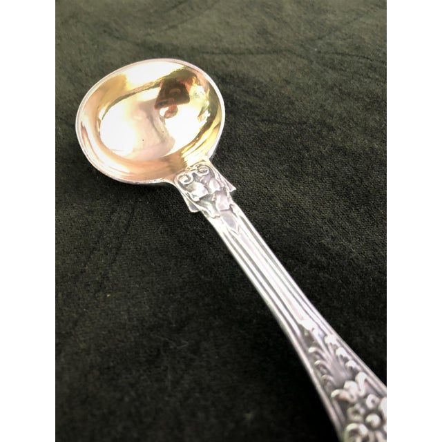 Victorian 1900's Victorian Silver Gilt Queens Condiment Spoon With Gilt Bowl Hallmark London England For Sale - Image 3 of 6