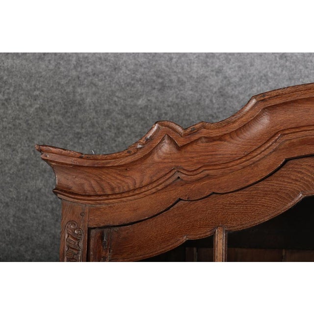 Baroque Showcase in Oak with Rocilla Carvings, 1760s For Sale - Image 10 of 18