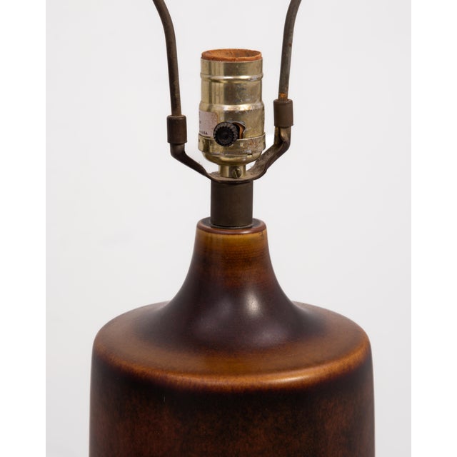 Lotte and Gunnar Bostlund Brown Cylindrical Table Lamps Model 1700 Marked a Pair For Sale - Image 11 of 16