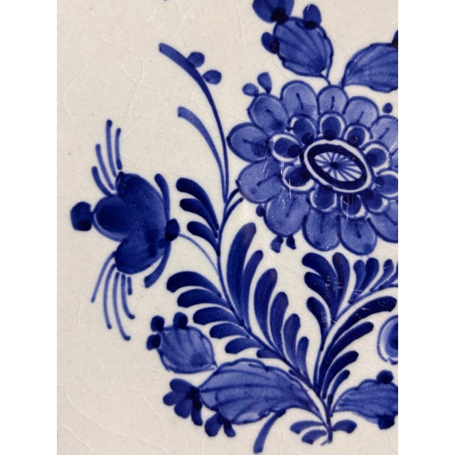 Vintage Hand-Painted Vredesjaar Plates from Royal Delft, 1920, Set of 2 For Sale - Image 11 of 18