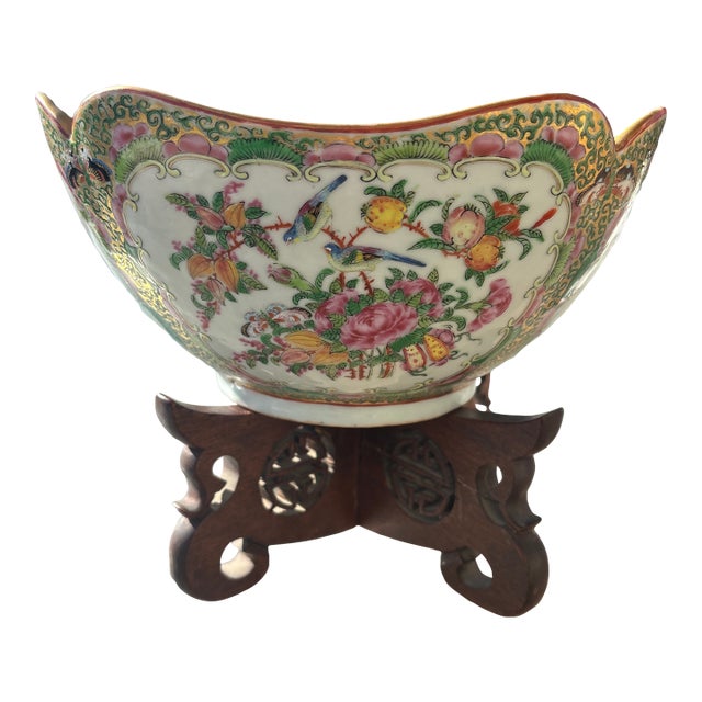 Early 19th Century Femme Rose Lotus Bowl With Stand For Sale