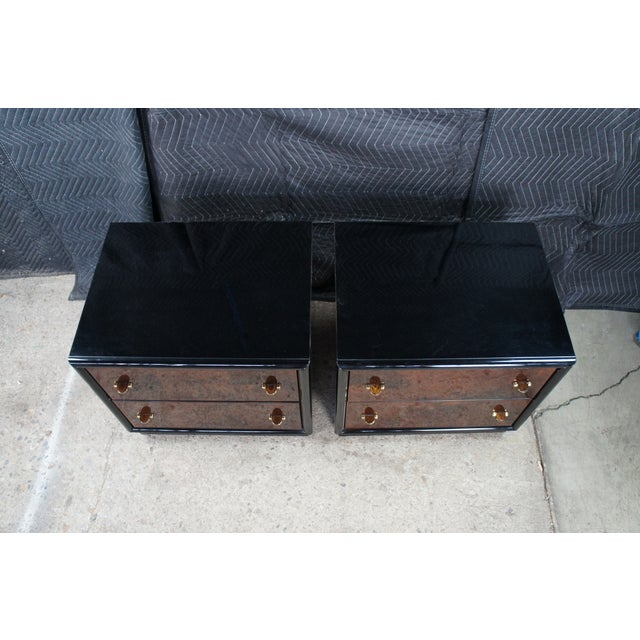 1980s Henredon Scene III Art Deco Walnut Burl Black Lacquer Nightstands Bedside Tables, Pair For Sale - Image 6 of 12