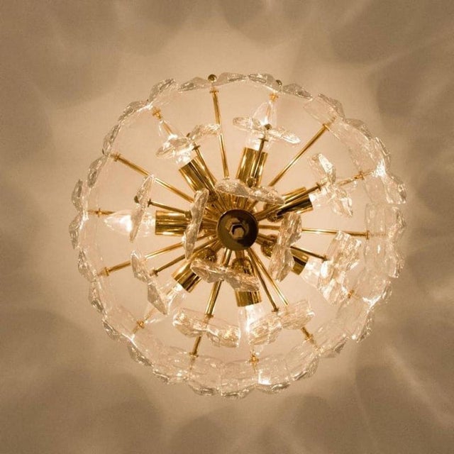 Kalmar Palazzo Light Fixture in Gilt Brass and Glass by J. T. Kalmar for Kalmar, 1960 For Sale - Image 4 of 18
