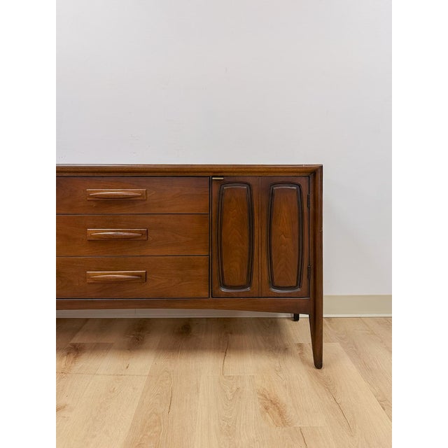 Mid 20th Century Broyhill Emphasis MCM Credenza Sideboard Rare Vintage Collector Retro Furniture For Sale - Image 5 of 13