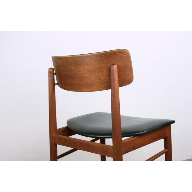 Danish Chairs in Teak, Black Skai and Brass by Sven Chrobat for Sax, 1960, Set of 4 For Sale - Image 10 of 18