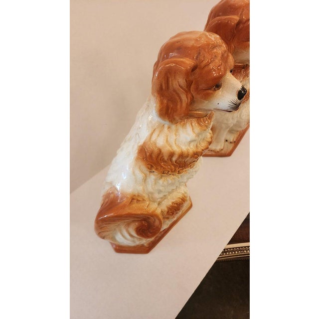Victorian Early 20th Century Pair of Ceramic Staffordshire Spaniel Dogs For Sale - Image 3 of 10