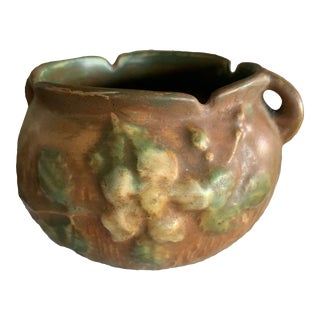 1940s Roseville Potter 653-3 White Rose Pottery For Sale