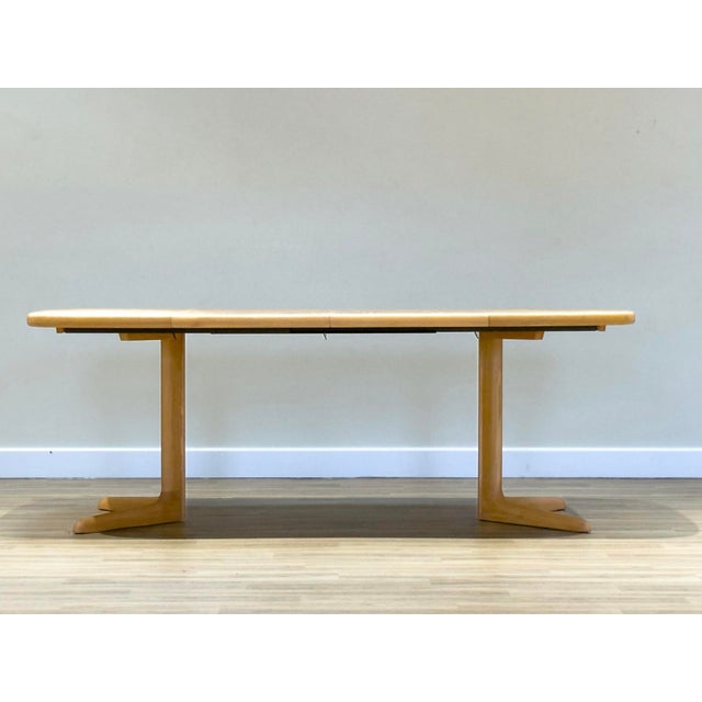 A thoughtfully crafted Danish dining table by Skovby, made in the 1960s, embodies the quiet ingenuity and enduring...