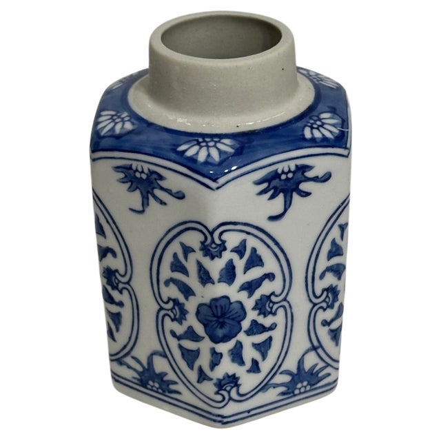 Vintage Blue and White Chinoiserie Lidded Ginger Jar For Sale In Birmingham - Image 6 of 9