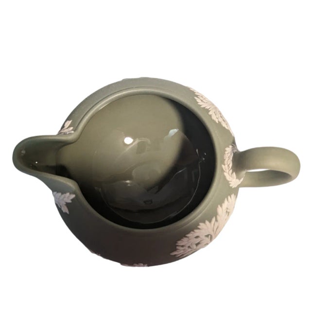 English 1930s Wedgwood Green Jasperware Creamer For Sale - Image 3 of 6
