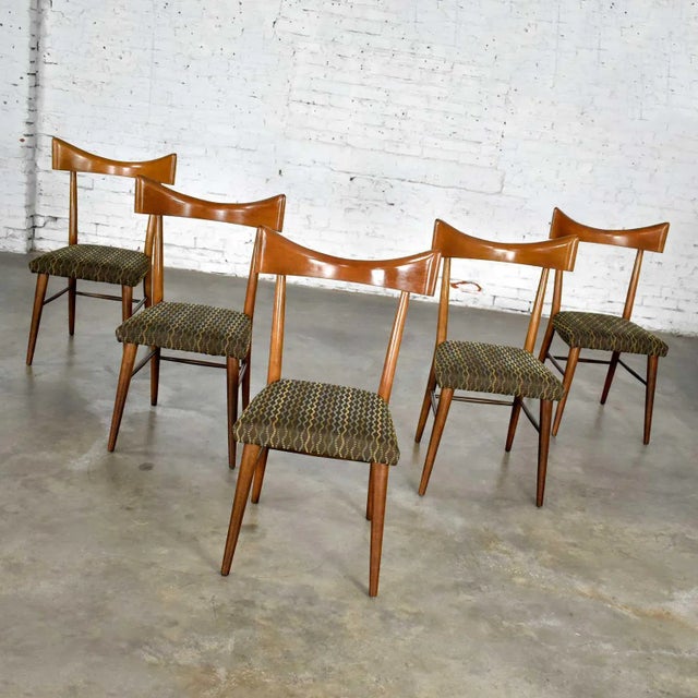 Fabulous set of five mid-century modern Planner Group style #1534 dining chairs by Paul McCobb for Winchendon. Comprised...