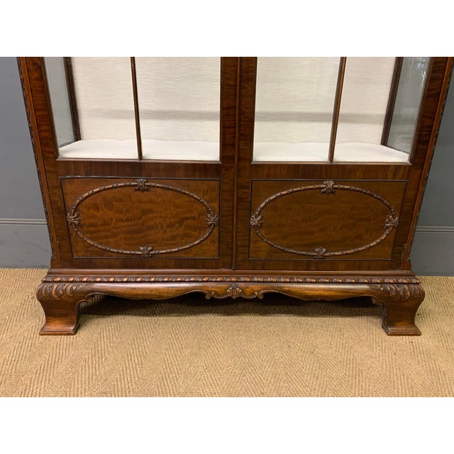 Chippendale Style Mahogany Display Cabinet, 1900s For Sale - Image 6 of 17