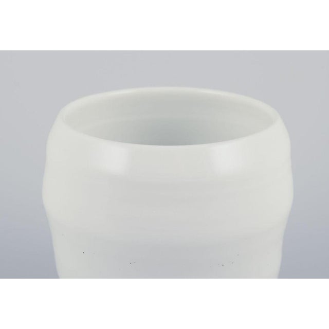 Stoneware Vase with White Glossy Glaze by Gerd Hiort Petersen for Royal Copenhagen For Sale - Image 3 of 6