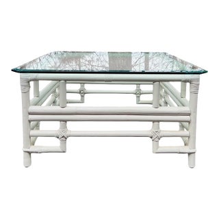 Chinese Chippendale Style Ficks Reed White Rattan Glass Top Coffee Table For Sale