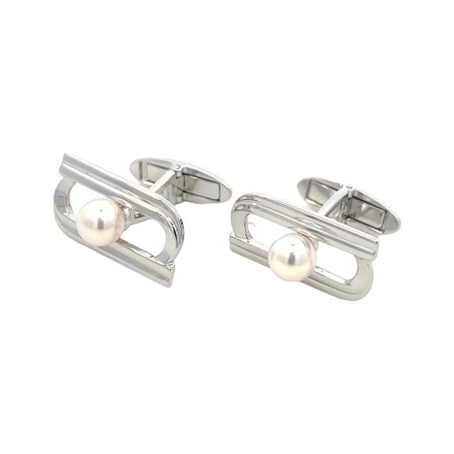 Mikimoto Estate Akoya Pearl Cufflinks Sterling Silver 6.15 mm M402 These elegant Authentic Mikimoto Estate Akoya pearl...