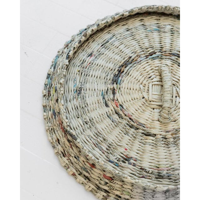 Large Handcrafted Woven Newspaper Laundry Basket with Lid, 1990s For Sale - Image 4 of 11