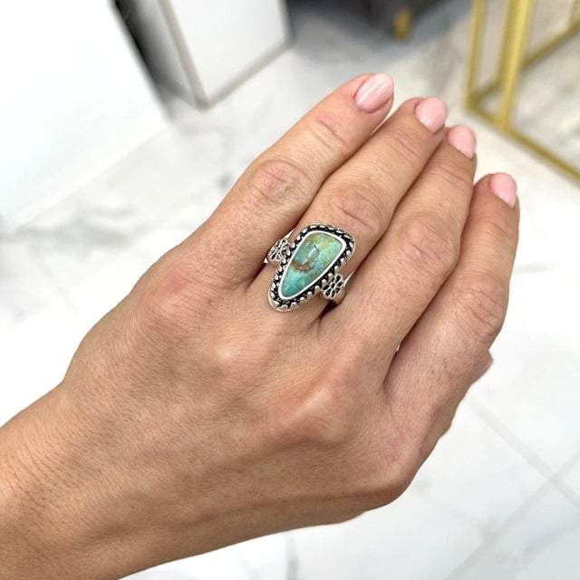 Metal Vintage 925 Sterling Silver Roped Turqouise Cocktail Ring For Sale - Image 7 of 8