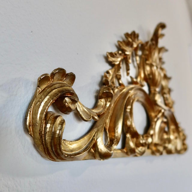 Vintage Italian Giltwood Wall Ornament, Architectural Pediment, Acanthus Scroll & Shell Motif For Sale In Austin - Image 6 of 11