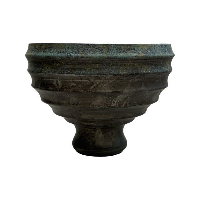 Care Instruction : Wipe Clean Finish : Patinated Shape : Round