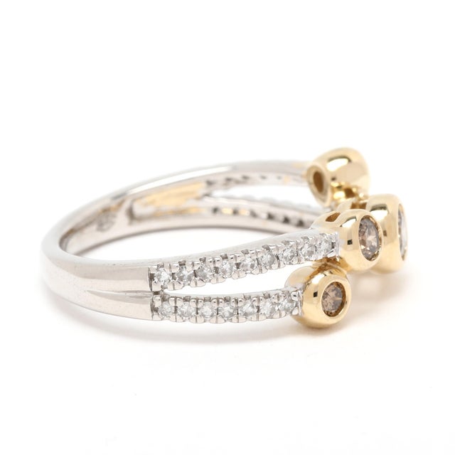 Modern 0.35ctw Diamond Cluster Bubble Band Ring, 14k Yellow & White Gold, Ring Size 5 For Sale - Image 3 of 6
