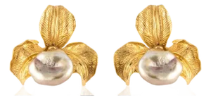 Late 20th Century Pair of 18k Tahitian Pearl Earrings