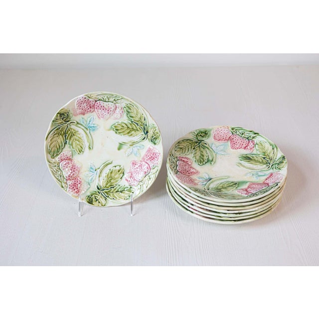 French French 19th Century Majolica Plates with Raised Decor of Strawberries and Leaves For Sale - Image 3 of 6
