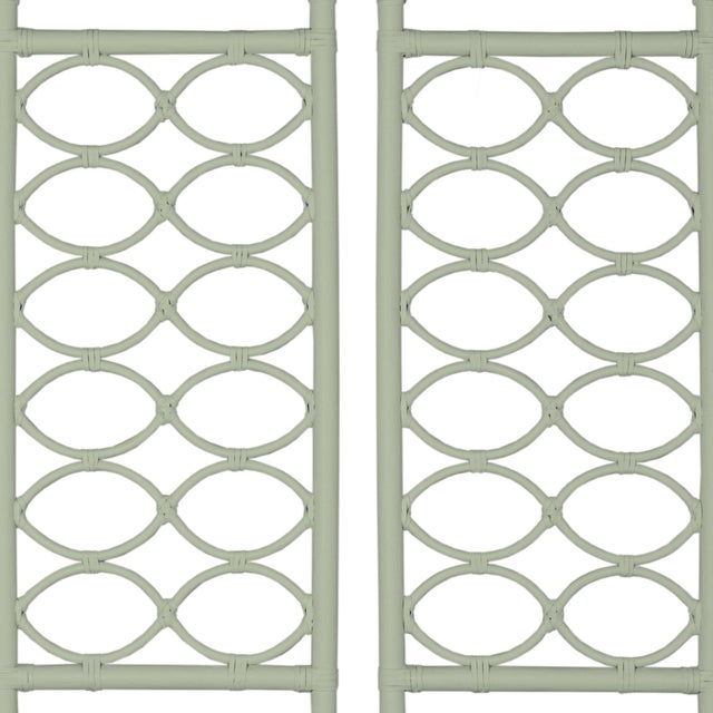 Elevate your space with the modern sophisticated charm of our Infinity bed. Beautifully handcrafted from natural rattan,...