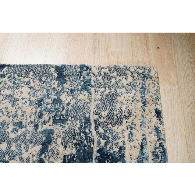 Indian 8x10 Blue Machine Made Wool Coastal Distressed Abstract Modern Carpet Rug For Sale - Image 3 of 8