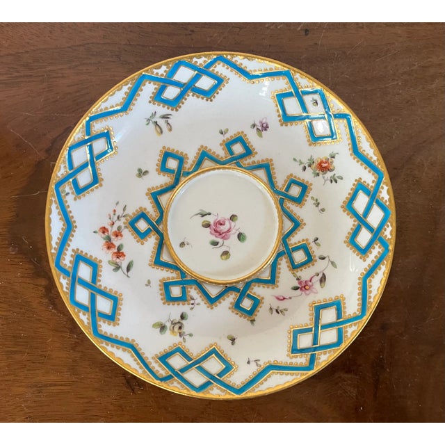 Rococo Antique 18th Century William Duesbury Chelsea Derby Porcelain Caudle or Chocolate Cup, Cover & Saucer Circa 1770 For Sale - Image 3 of 12